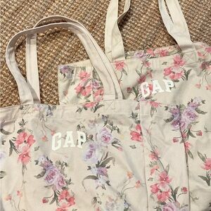 GAP x Loveshackfancy Floral Tote Bag - Cream and Pink